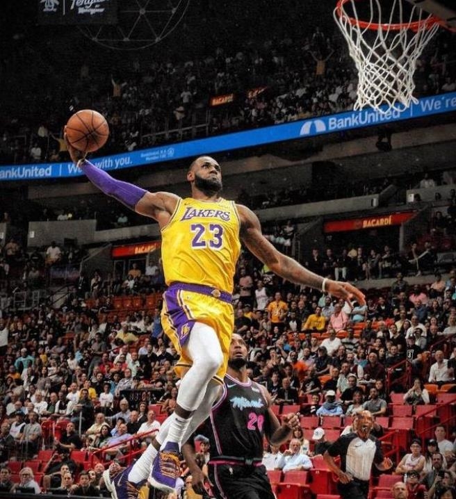 意媒：新星伊万-马耶首次入选一线队，他在国米的未来计划中（意媒：伊万-马耶首次进入一线队，已被纳入国米未来规划）