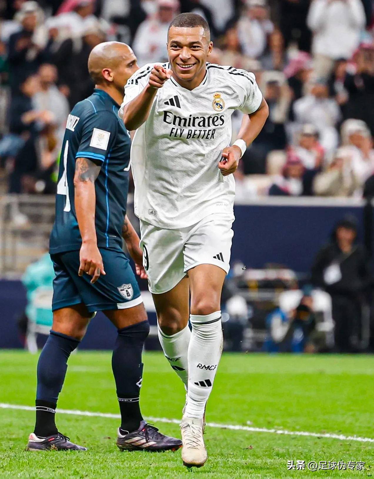 巴西前锋胡尔克39岁仍在巅峰状态！胡尔克在本赛季...（39岁胡尔克依旧高光，巴西锋霸本赛季火力全开）