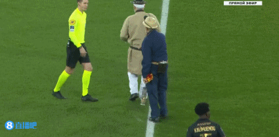 里夫斯：詹姆斯投了那个球人们会骂他该传，传了又说他该投