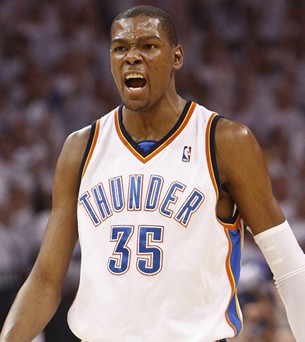 杨瀚森上5分钟送2分1板1助1帽 后三节枯坐板凳（杨瀚森仅打5分钟拿下2分1板1助1帽 后三节未再登场）